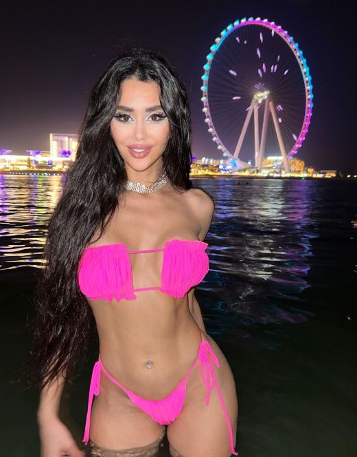 Фарида Ширинова в купальнике