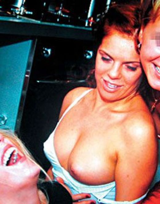 Засветы Анастасии Стоцкой (грудь, попа)